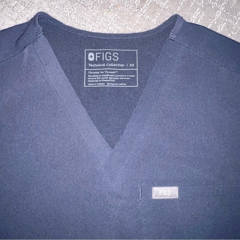FIGS Quiet Navy Catarina Scrub Top XS